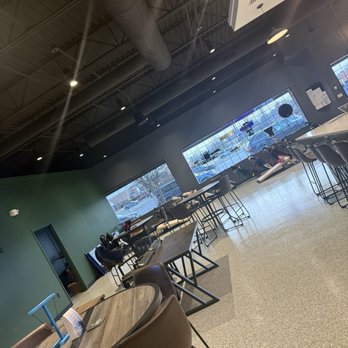 X-Golf - Sports Bars Near Me - Hermitage, Tennessee