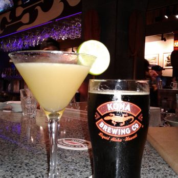 Kona Brewing - Mikeys Margarita Martini & Pipeline Porter - Pubs Near Me - Honolulu, Hawaii