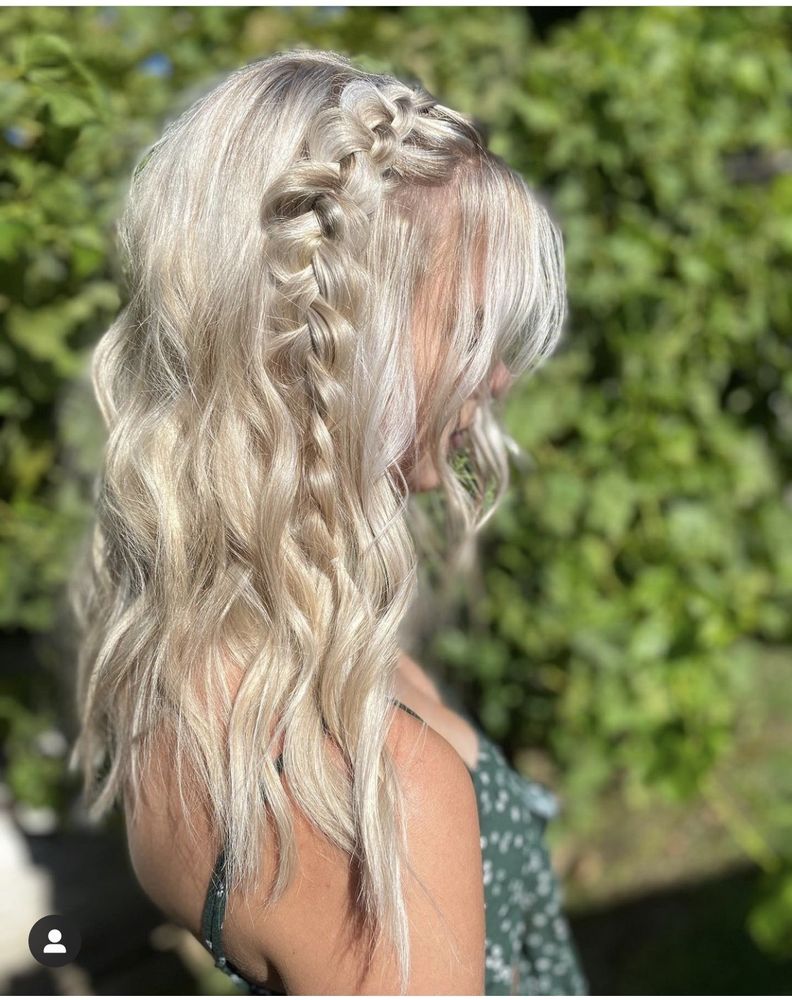 HairbyNicoleStowell Logo