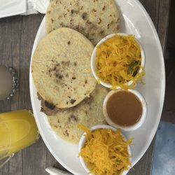 Pupusas House - Pupusas revuelta