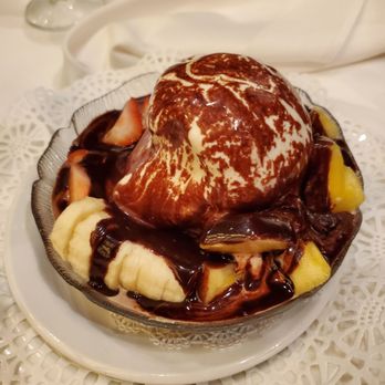 Hy's Steak House - Chocolate lover flambe - Steakhouses Near Me - Honolulu, Hawaii Hy's Steak House - Chocolate lover flambe - Steakhouses Near Me - Honolulu, Hawaii