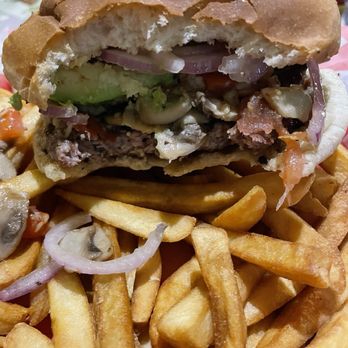 Junkyard Cafe - Smelly Shelly burger - American Near Me - Simi Valley, California Junkyard Cafe - Smelly Shelly burger - American Near Me - Simi Valley, California