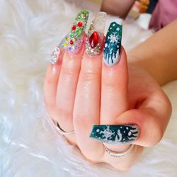 Nails Plus
