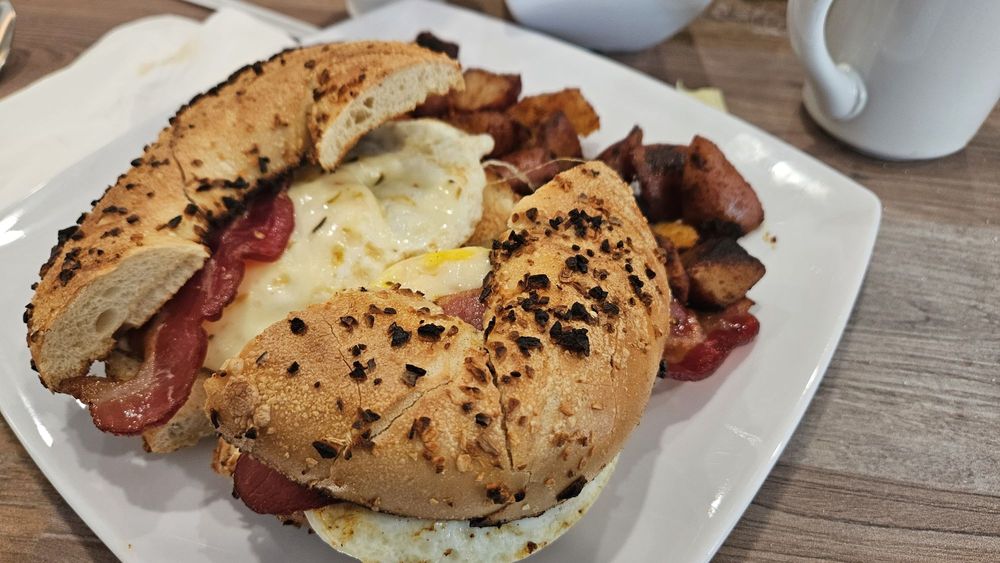 GOLDBERG’S DELICATESSEN AND BAGEL’S 19 Photos & 19 Reviews 2701 E