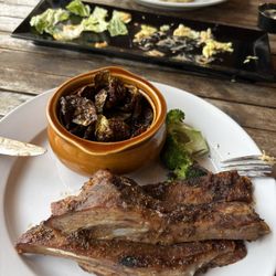 Promised Land Inn - 3 fatty ribs for 23$