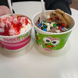 Vanilla (pink) chocolate (green) Vanilla (pink) chocolate (green)