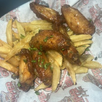 The Gripper Kitchen - Supposed to be garlic, Parmesan wings, but was lemon pepper - Fast Food Near Me - Pearland, Texas The Gripper Kitchen - Supposed to be garlic, Parmesan wings, but was lemon pepper - Fast Food Near Me - Pearland, Texas