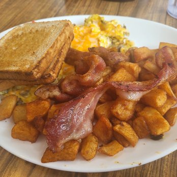 The Bedrock Bistro - Sun Riser - Two scrambled eggs, two strips of bacon, mushrooms, onions, cheddar, home fries, and brown toast. - Breakfast & Brunch Near Me - Hamilton, Ontario
