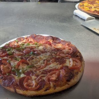 Dante's Pizza - Another pie being prepared - Pizza Near Me - Columbus, Ohio