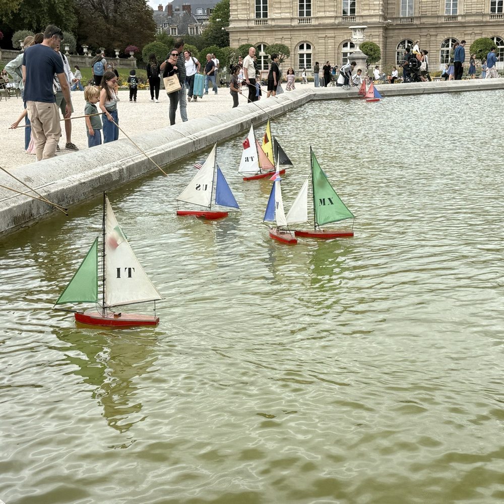 Jardin du Luxembourg - Photo 8: Sailboats - Parks Near Me - Paris, 75 Jardin du Luxembourg - Photo 8: Sailboats - Parks Near Me - Paris, 75