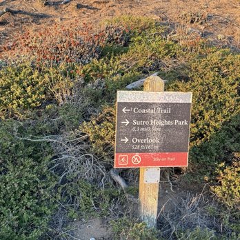 Eastern Coastal Trail Overlook - Start of the path, signs and directions - Recreation Centers Near Me - San Francisco, California Eastern Coastal Trail Overlook - Start of the path, signs and directions - Recreation Centers Near Me - San Francisco, California