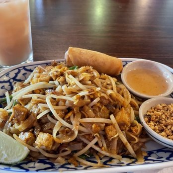Thai in Town - Pad Thai with tofu lunch special - Thai Near Me - North Myrtle Beach, South Carolina Thai in Town - Pad Thai with tofu lunch special - Thai Near Me - North Myrtle Beach, South Carolina