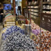 Lindt - Paris ページ Champs-Elysees-Lindt | FRENCHERY