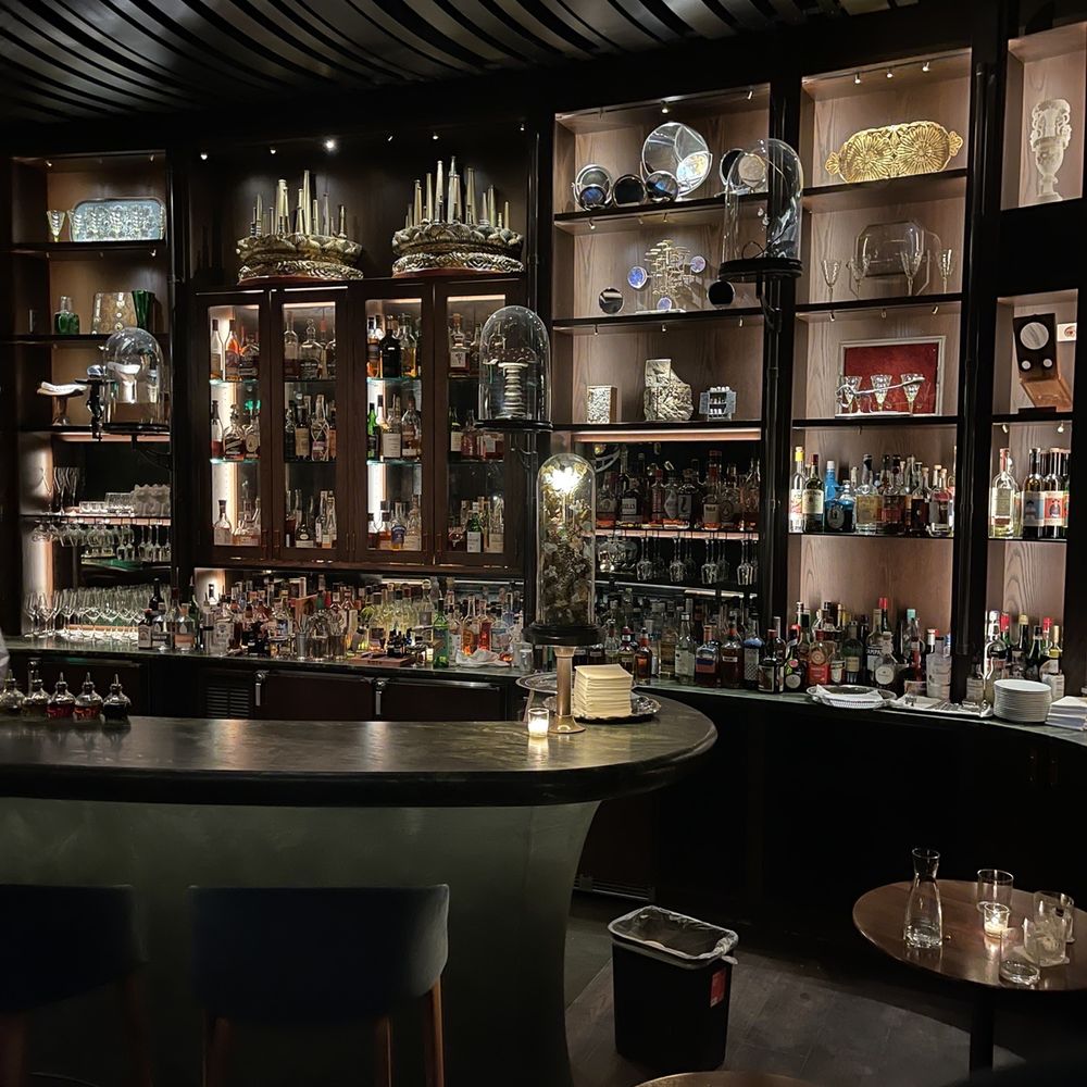 Deep Dive - View of the bar - Speakeasies Near Me - Seattle, Washington Deep Dive - View of the bar - Speakeasies Near Me - Seattle, Washington