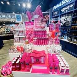 Bath & Body Works - THEE BEST SCENT EVER!!