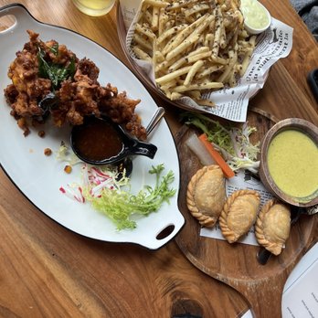 Temsib Eatery & Bar - Taro and corn fritter, truffle fries, samosas - Thai Near Me - Bellevue, Washington Temsib Eatery & Bar - Taro and corn fritter, truffle fries, samosas - Thai Near Me - Bellevue, Washington