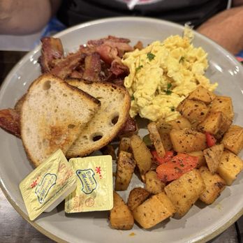 Jhoanes Bakery & Coffee - Bakeries Near Me - Astoria, New York
