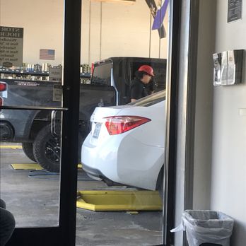 Oil Changers - Nice cool office to wait while they work on your car. Very professional and reasonably priced. - Oil Change Stations Near Me - McAllen, Texas Oil Changers - Nice cool office to wait while they work on your car. Very professional and reasonably priced. - Oil Change Stations Near Me - McAllen, Texas