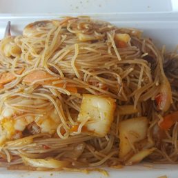 Kimchi with shrimp and noodles
