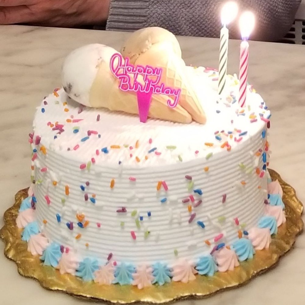 Not the best picture bc I needed to crop ppl out, but will definitely have a better picture of the cake I just ordered! :) Not the best picture bc I needed to crop ppl out, but will definitely have a better picture of the cake I just ordered! :)