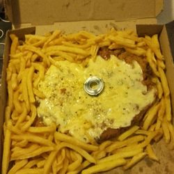 Cholo's Pizzas - Esta es una pizzanesa de 4 quesos..alcanza.cómodamente para dos q coman fuerte!