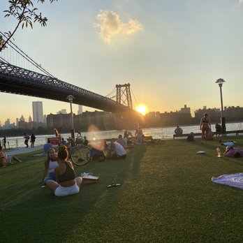 Domino Park - Social distant "circles" in the turf - Parks Near Me - Brooklyn, New York Domino Park - Social distant "circles" in the turf - Parks Near Me - Brooklyn, New York