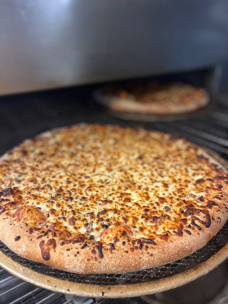 Georgi’s Pizzeria Logo