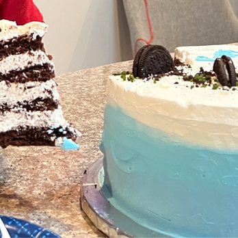 Bake N Break - 4-layer Oreo custom cake - Bakeries Near Me - Honolulu, Hawaii