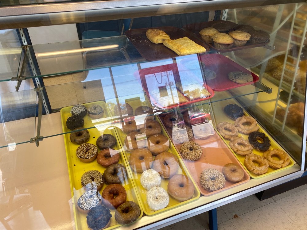 DUTCH DELITE BAKERY Updated June 2024 10 Reviews 501 Butternut Dr