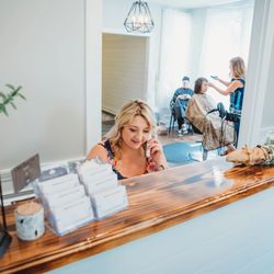 Off The Ivy Salon