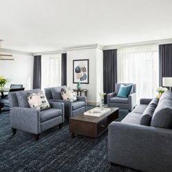 Chelsea Hotel, Toronto - Business Suite