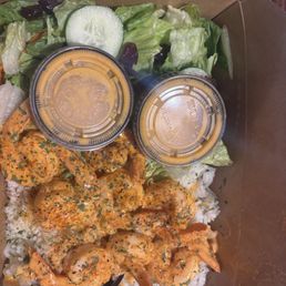 Spicy shrimp plate with ginger dressing, 2 extra shrimps (+$2.5)