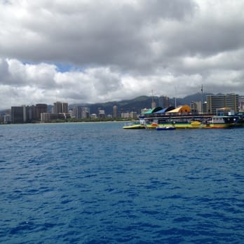 Makani Catamaran - Boating Near Me - Honolulu, Hawaii