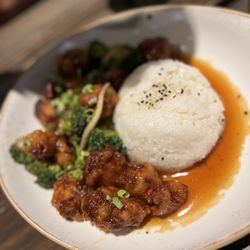 Bar Bao - General Tso Chicken Entree