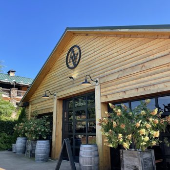 Arrington Vineyards - Wine Tasting Room Near Me - Arrington, Tennessee