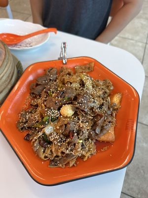 ShangHai Restaurant+ZhangLiang Spicy Hot Pot 张亮麻辣烫 by null