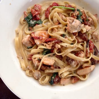 Trattoria 25 - Fettuccine al Salmone. - Italian Near Me - Vernon, California Trattoria 25 - Fettuccine al Salmone. - Italian Near Me - Vernon, California