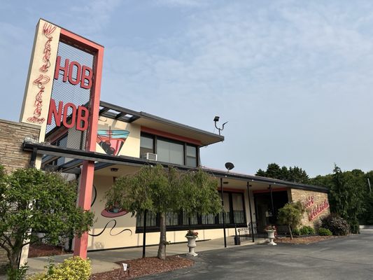 HOBNOB Restaurant by null