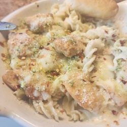 Fazoli's - Rotini with alfredo, basil pesto and chicken
