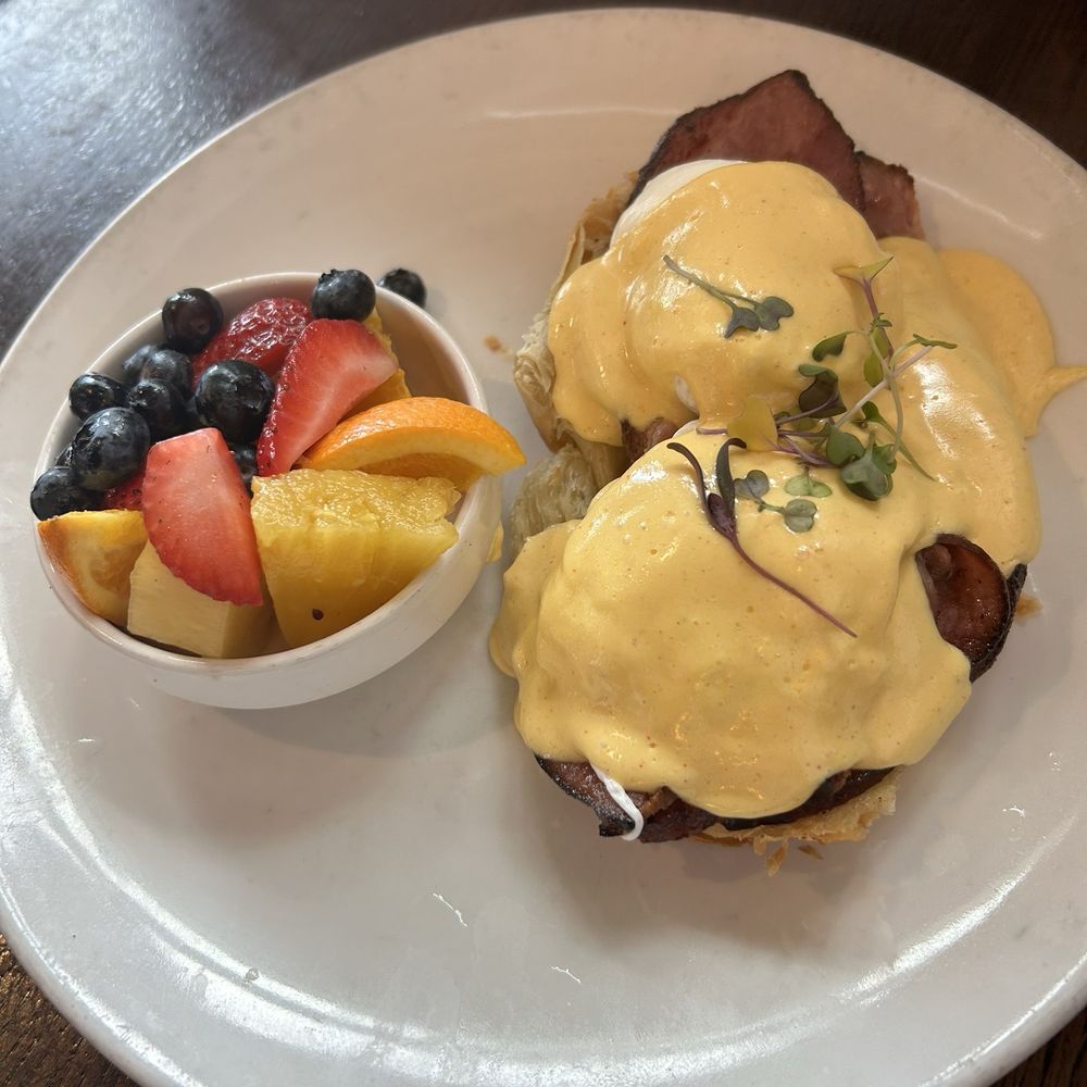Brunch & Sip - Eggs Benedict - Coffee & Tea Near Me - Phoenix, Arizona