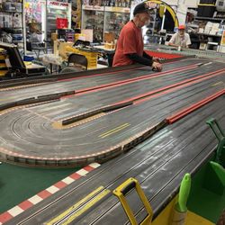 Big Lou's Toys & Collectibles - This hairpin is tight ! I tend to crash here often(Rookie)