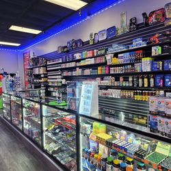 Smokers Hut and Sneakers - Ecigs