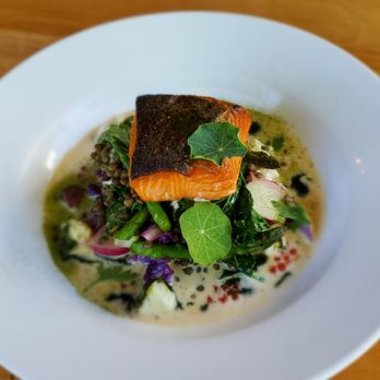 Vknow Restaurant and Wine Bar - Pan seared market fish, steamed veggies, puy lentil and smoked fish sauce - Wine Bars Near Me - Queenstown, OTA Vknow Restaurant and Wine Bar - Pan seared market fish, steamed veggies, puy lentil and smoked fish sauce - Wine Bars Near Me - Queenstown, OTA