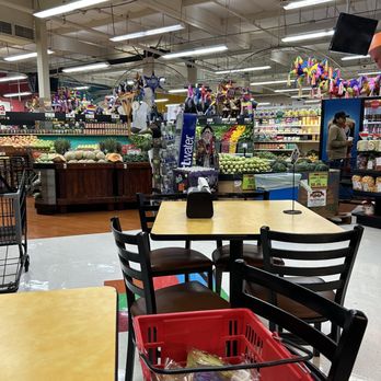 Las Montañas Supermarket - Seating area near the groceries - Grocery Near Me - San Pablo, California Las Montañas Supermarket - Seating area near the groceries - Grocery Near Me - San Pablo, California