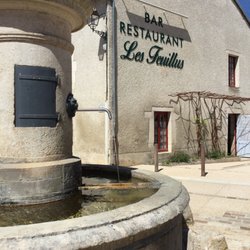 Les Feuillus - La fontaine