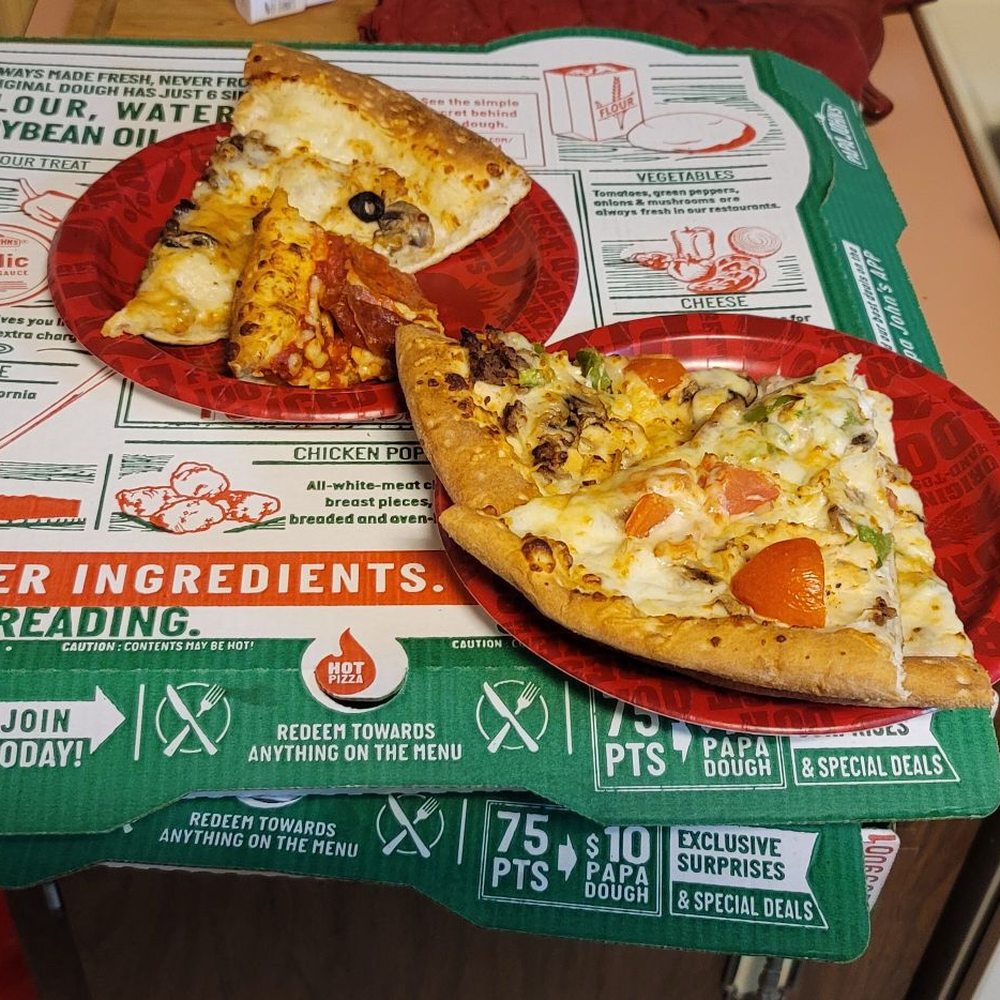 Papa Johns Pizza - two slices of pizza on red plates - Pizza Near Me - Lagrange, Georgia Papa Johns Pizza - two slices of pizza on red plates - Pizza Near Me - Lagrange, Georgia