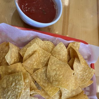 El Rey Tacos y Mariscos - Fresh chips & delicious salsa - Tacos Near Me - Stokesdale, North Carolina