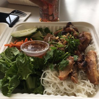 Bambuza - Honey chicken with vermicelli noodles - Vietnamese Near Me - Portland, Oregon