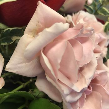 Liz Lee Flowers - Florists Near Me - Vernon Hills, Illinois