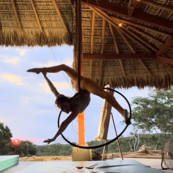 Sweet Retreats - Aerial hoop training - Yoga Near Me - Brisas de Zicatela, OAX Sweet Retreats - Aerial hoop training - Yoga Near Me - Brisas de Zicatela, OAX